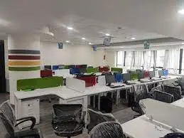CORPORATE CENTER – gallery image 3